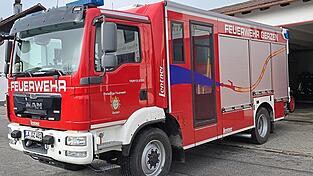 Beim Fahrzeug HLF20 der Feuerwehr Gerzen stehen Reparaturen an.