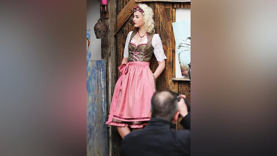 Harry Schindler vor und 'Kiki' aus 'Germanys next Topmodel' vor der Kamera. Harry Schindler vor und 'Kiki' aus 'Germanys next Topmodel' vor der Kamera.
