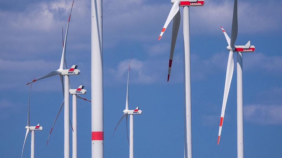 Erneuerbare Energien haben im ersten Halbjahr 58 Prozent des Stromverbrauchs gedeckt - ein Rekord. (Symbolbild) Erneuerbare Energien haben im ersten Halbjahr 58 Prozent des Stromverbrauchs gedeckt - ein Rekord. (Symbolbild)