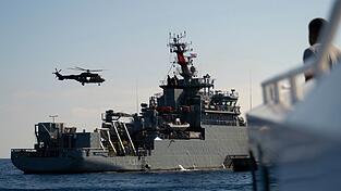 Das t&uuml;rkische Schiff TCG Isin (A-583) erm&ouml;glicht mit spezieller Robotertechnik besonders tiefe Tauchg&auml;nge.