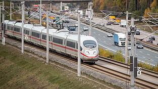 Normalerweise ist die Schnelltrasse die zügigste Route per Bahn von München nach Nürnberg. (Archivbild) Normalerweise ist die Schnelltrasse die zügigste Route per Bahn von München nach Nürnberg. (Archivbild)