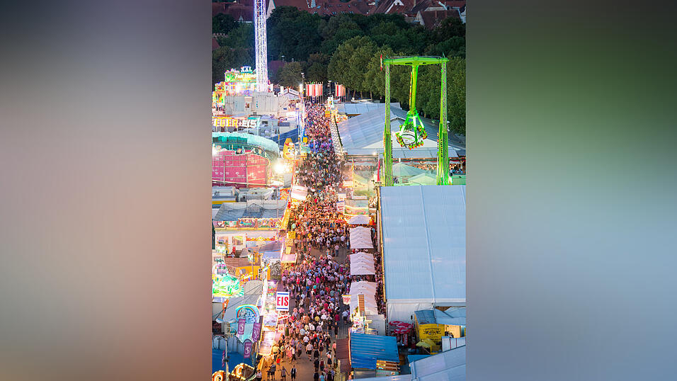 Impressionen vom Gäubodenvolksfest. Foto: Mathias Adam Impressionen vom Gäubodenvolksfest. Foto: Mathias Adam