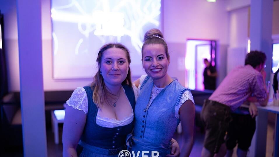 Auch am zweiten Volksfestfreitag schauten viele G&auml;ste im Overtime vorbei.