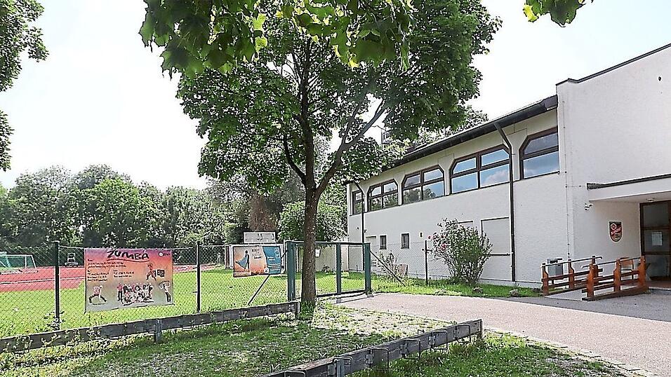 Energetische Sanierung, Brandschutz, Lüftung und Elektroinstallation: Der Sporthalle des TV 64 steht eine umfassende Sanierung ins Haus. Energetische Sanierung, Brandschutz, Lüftung und Elektroinstallation: Der Sporthalle des TV 64 steht eine umfassende Sanierung ins Haus.
