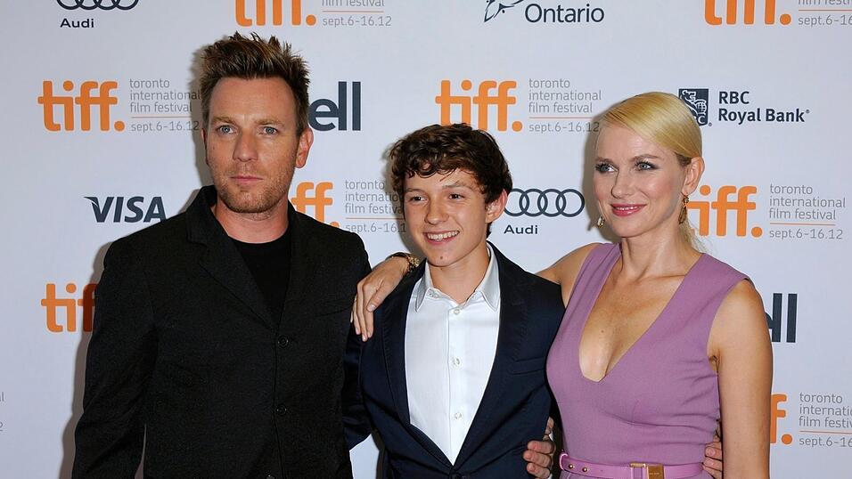 Tom Holland (Mitte) und Naomi Watts (rechts) spielten 2012 Sohn und Mutter. (Archivbild) Tom Holland (Mitte) und Naomi Watts (rechts) spielten 2012 Sohn und Mutter. (Archivbild)