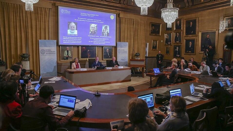 Der Nobelpreis gilt in der wissenschaftlichen Community als Ritterschlag und eine der höchsten Auszeichnungen. Wir haben in unserer Galerie die Preisträger der vergangenen Jahre zusammengestellt. (Symbolbild)