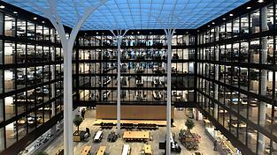 Die neue Amazon-Deutschlandzentrale. Die neue Amazon-Deutschlandzentrale.