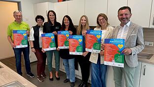 R&uuml;hren die Werbetrommel f&uuml;r den Pr&auml;ventionstag am Montag, 12. Oktober, im Sinocur (v.r.): Markus Hofmann, Eva Liedtke, Christina Staudinger, Christina Treimer, Christine Wensauer, Bettina Pritzl und Sepp Barth.