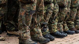 Am Montag und Dienstag sind zwischen Essenbach und Bayerbach Soldaten unterwegs.