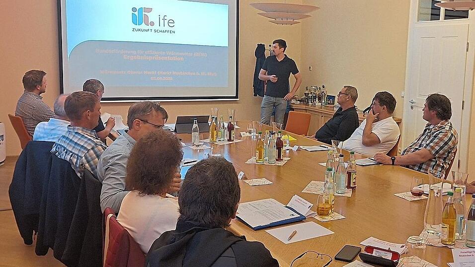 Projektleiter Maximilian Winter pr&auml;sentierte dem Marktrat das Ergebnis der Machbarkeitsstudie zur BEW.