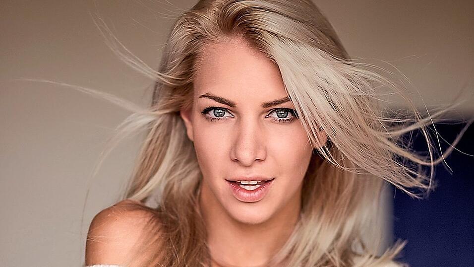 Claudia Fiedler aus Harburg nimmt an der Pro7-Show 'Germanys Next Topmodel' teil. Sie liebt es, fotografiert zu werden.