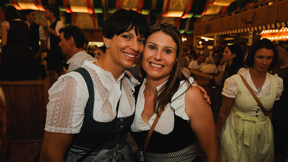 Die Partybilder vom Dienstag, 13. August 2024, aus dem Festzelt Weckmann. Die Partybilder vom Dienstag, 13. August 2024, aus dem Festzelt Weckmann.