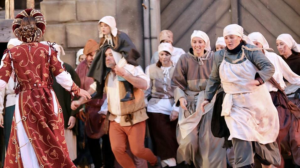 Eindr&uuml;cke von der Gruppe 'blau', die am Freitagabend die Drachenstich-Premiere gespielt hat.