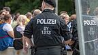Straftaten bleiben rund um das Gäubodenvolksfest nicht aus. Deshalb ist die Polizei in dieser Zeit gefordert. (Symbolbild)