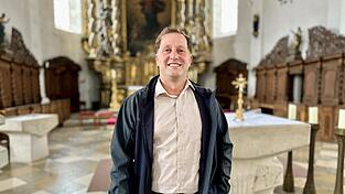 Der neue „Allrounder“ am Altar der Stadtpfarrkirche „Mariä Himmelfahrt“: Diakon Thomas Bauer sieht sich als Werber für die christlichen Werte. Die Further sollen in ihm stets einen Ansprechpartner sehen.