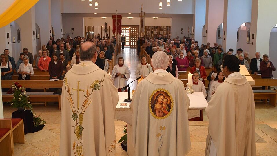 Zahlreiche Gläubige waren zum Jubiläumsgottesdienst in die Wallfahrtskirche St. Laurentius gekommen.