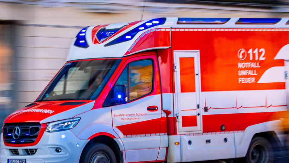 Ein Ausweichman&ouml;ver habe Schlimmeres verhindert. F&uuml;nf Leichtverletzte gab es trotzdem. (Symbolbild)