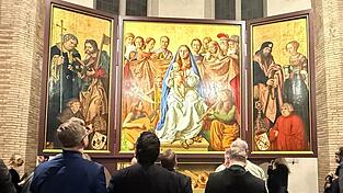 Der Cranach-Triegel-Altar ist in der Marienkirche des Friedhofs Campo Santo Teutonico zu sehen. Der Cranach-Triegel-Altar ist in der Marienkirche des Friedhofs Campo Santo Teutonico zu sehen.