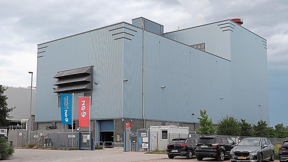 Das Gas- und Dampfturbinenkraftwerk des Energieanbieters E.ON, das die UPM-Papierfabrik mit Energie und Dampf beliefert.