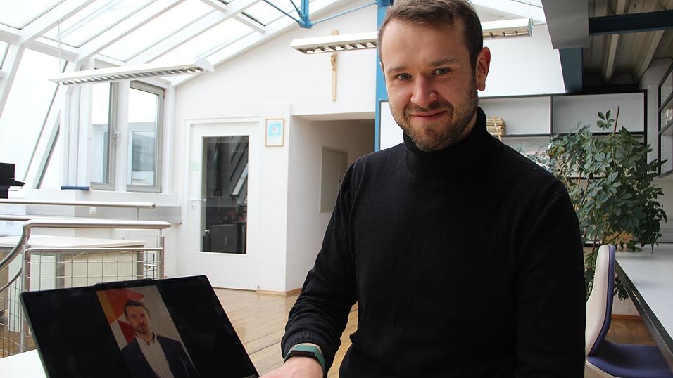 Thomas Horneck hat ein System entwickelt, mit dem er von Niederbayern aus in der Ukraine Wissen vermitteln kann.