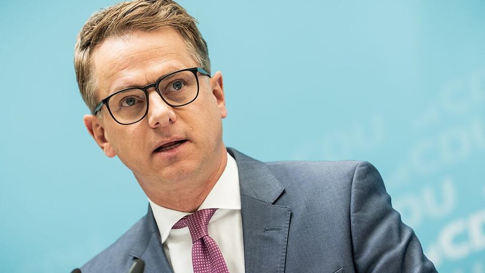 Der CDU-Generalsekret&auml;r &auml;u&szlig;ert sich nach den Gremiensitzungen seiner Partei zur Rentenkommission.