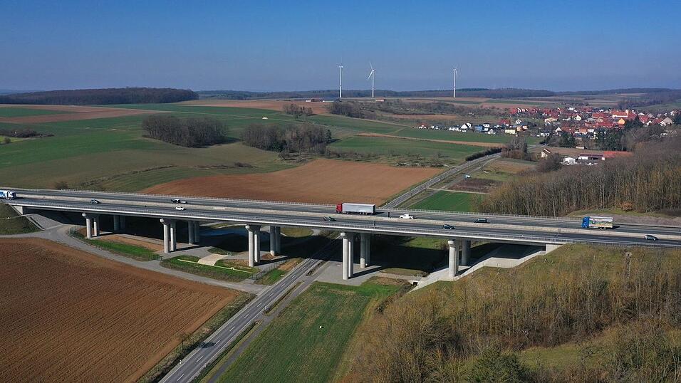 Mittlerweile ist die Brücke erneuert. (Archivbild) Mittlerweile ist die Brücke erneuert. (Archivbild)