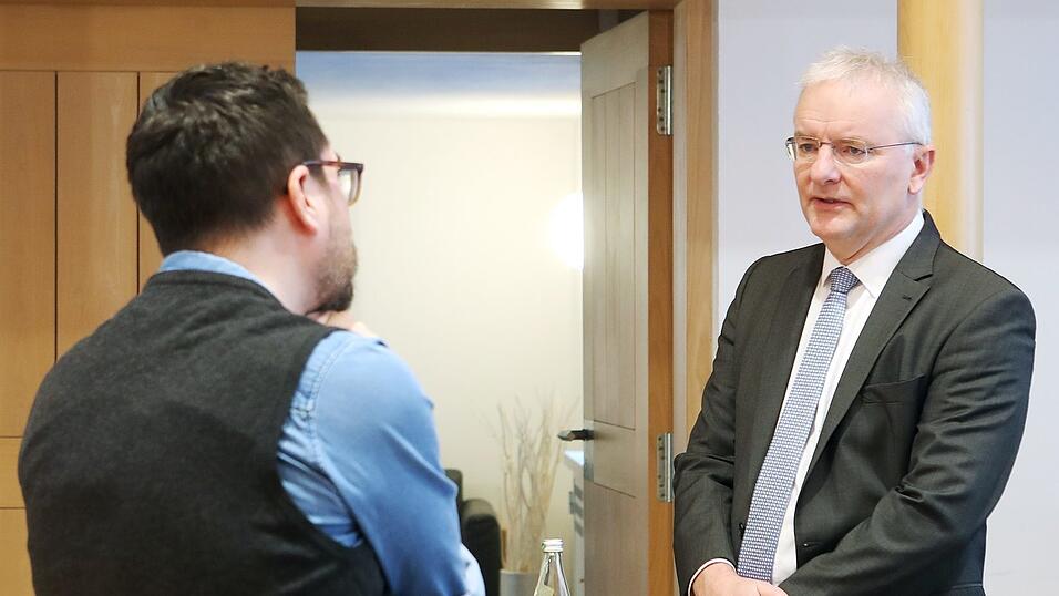 Oberb&uuml;rgermeister Alexander Putz im Gespr&auml;ch mit LZ-Redakteur Uli Karg.