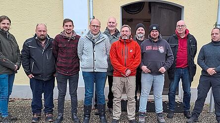 Die Teilnehmer des vom Gau Hallertau angebotenen Lehrgangs f&uuml;r B&ouml;llersch&uuml;tzen lernten den richtigen und damit sicheren Umgang mit Schwarzpulver.