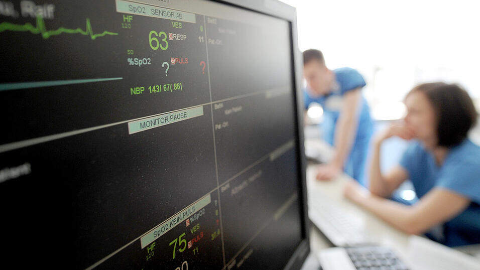 Auf der Stroke Unit für die Akutbehandlung von Schlaganfallpatienten (im Bild die Stroke Unit der Asklepios Klinik in Hamburg-Altona) stehen im Klinikum Landshut acht Plätze zur Verfügung. Auf der Stroke Unit für die Akutbehandlung von Schlaganfallpatienten (im Bild die Stroke Unit der Asklepios Klinik in Hamburg-Altona) stehen im Klinikum Landshut acht Plätze zur Verfügung.