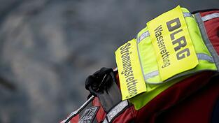 Ein Wasserretter holte den 46-jährigen Mann aus der Strömung der Isar. (Symbolbild) Ein Wasserretter holte den 46-jährigen Mann aus der Strömung der Isar. (Symbolbild)