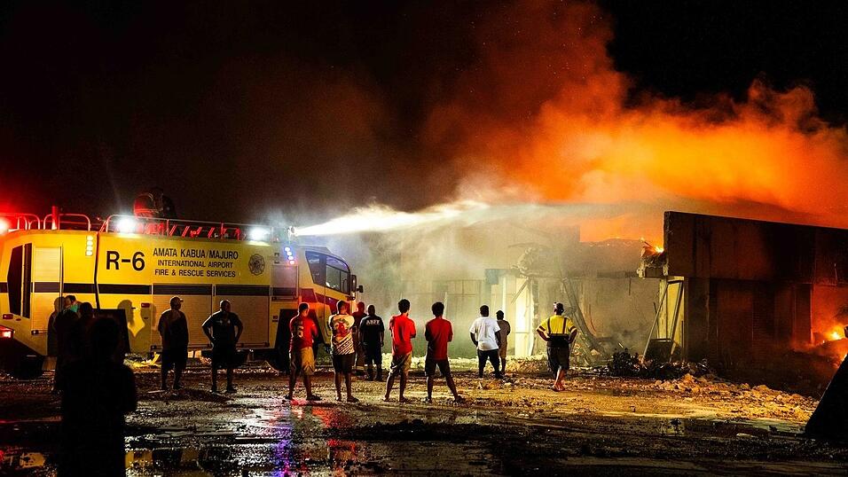 Die schlecht ausgerüstete Feuerwehr kam nicht gegen die Flammen an.