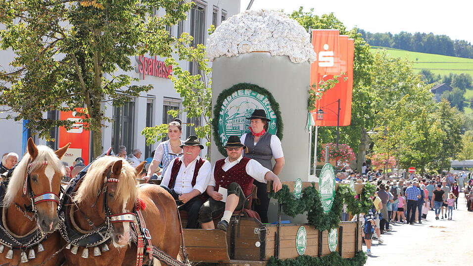 Der 35. Rosstag in Bad K&ouml;tzting. Bilder vom Festumzug &bdquo;Landwirtschaft und Handwerk von damals&ldquo;.