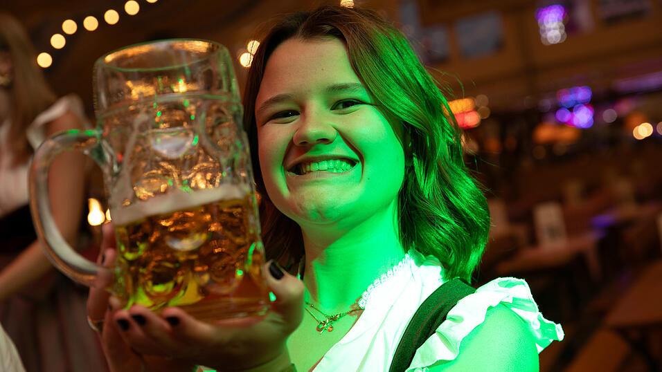 Die Partybilder vom Montag, 11. August, aus dem Festzelt Reisinger. Die Partybilder vom Montag, 11. August, aus dem Festzelt Reisinger.
