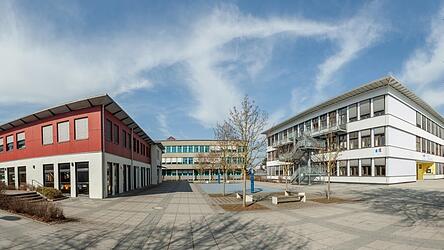 Die Ludmilla-Realschule in Bogen.