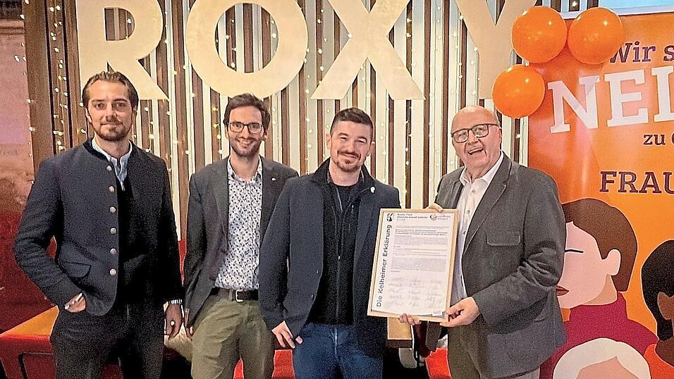 Im Rahmen der Aktionswoche gegen Gewalt an Frauen wurden unter anderem die Kelheimer Erklärung unterzeichnet und ein Film gezeigt.