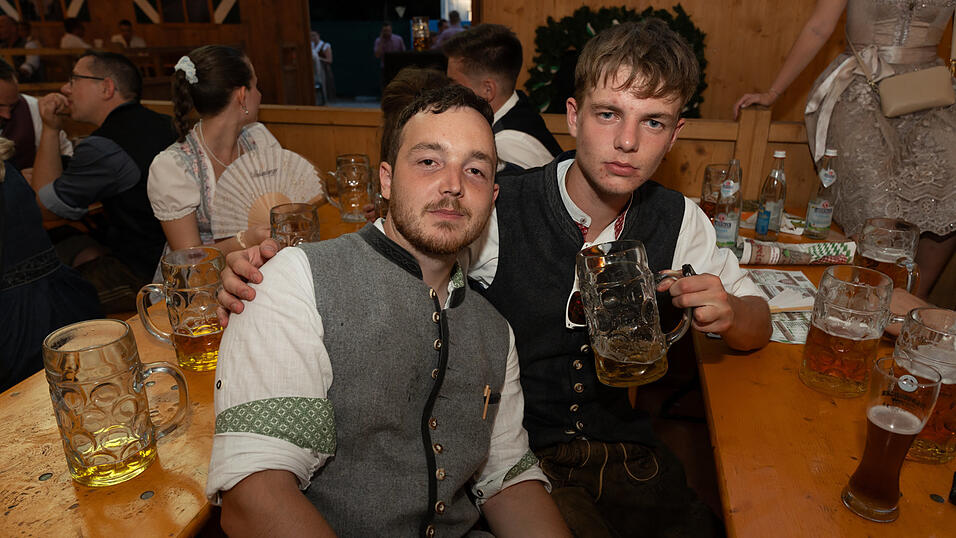 Die Partybilder vom Mittwoch, 14. August 2024, aus dem Festzelt Weckmann. Die Partybilder vom Mittwoch, 14. August 2024, aus dem Festzelt Weckmann.