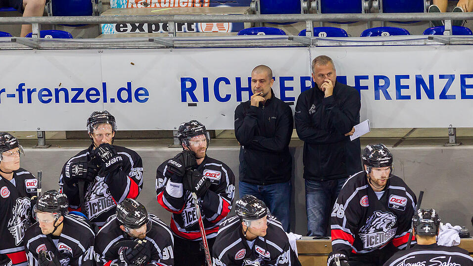 Nach dem knappen 5:4 Sieg gegen Nürnberg treffen die Kroaten im Finale am Sonntag auf die Augsburger Bezwinger der anderen Tigers. (Fotos: Harry Schindler) Nach dem knappen 5:4 Sieg gegen Nürnberg treffen die Kroaten im Finale am Sonntag auf die Augsburger Bezwinger der anderen Tigers. (Fotos: Harry Schindler)