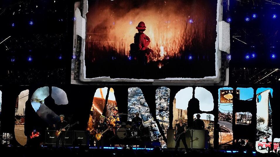 Die Einnahmen von dem Konzert sollen den Opfern der Feuerkatastrophe zukommen.
