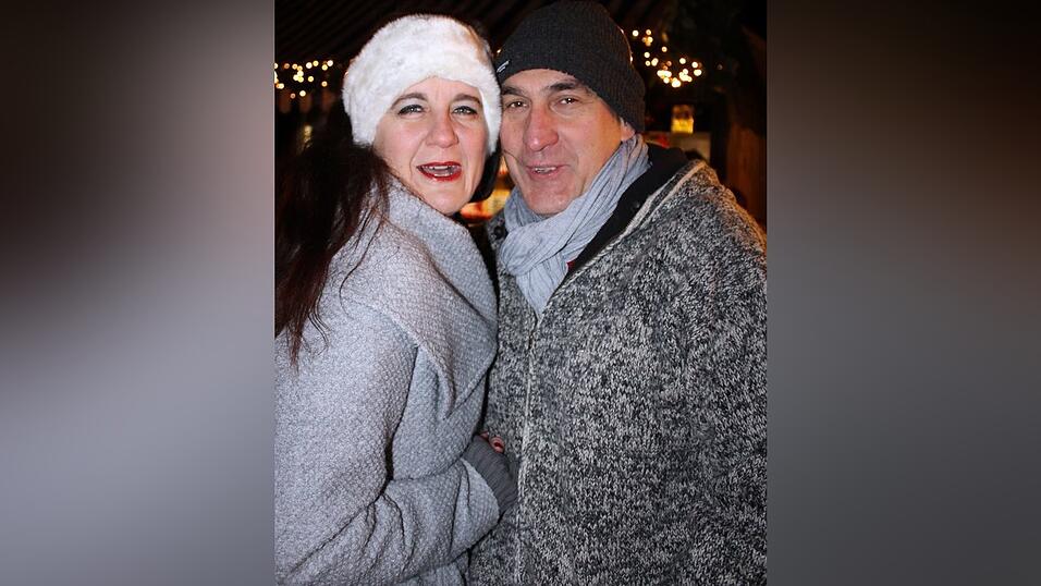 Der Christkindlmarkt und die Weihnachtspyramide geh&ouml;ren in der Adventszeit zu den beliebtesten Treffpunkten in Landshut.