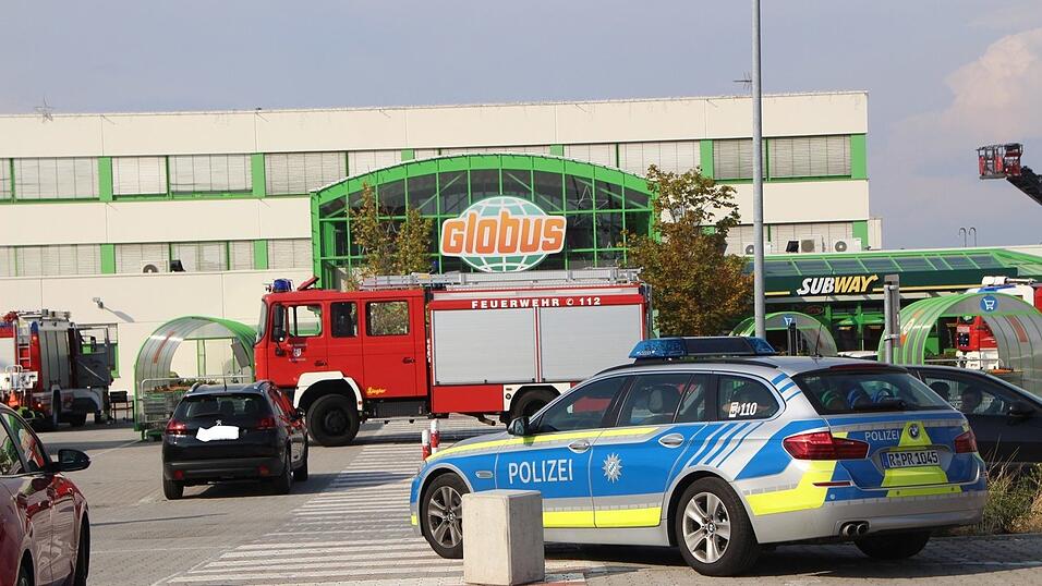 Ein Gasleck im Globus in Neutraubling hat am Freitag einen Großeinsatz ausgelöst. Ein Gasleck im Globus in Neutraubling hat am Freitag einen Großeinsatz ausgelöst.