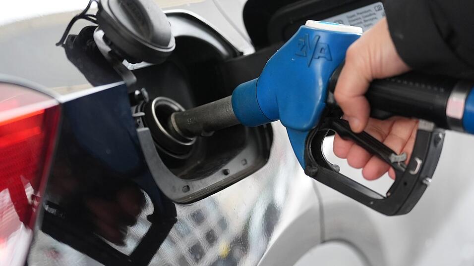 Sprit, Strom und Gas waren nach Berechnungen des Bundesamtes im Dezember g&uuml;nstiger als ein Jahr zuvor. (Symbolbild)