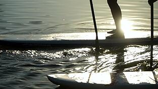 Stand-up-Paddling entspannt und bietet eine wundersch&ouml;ne M&ouml;glichkeit, Natur zu erleben.