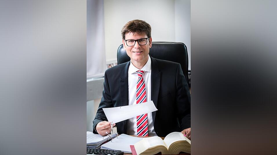 Dr. Marcel Vachek ist Fachanwalt f&uuml;r Medizinrecht auf Patientenseite. Er sieht hinsichtlich Haftung bei Gesundheits-Apps vor allem &Auml;rzte und Hersteller in der Pflicht.