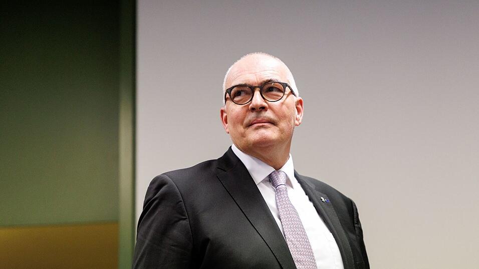 Muss erneut vor Gericht: der Ex-CDU-Bundestagsabgeordnete Axel Fischer. (Archivbild) Muss erneut vor Gericht: der Ex-CDU-Bundestagsabgeordnete Axel Fischer. (Archivbild)