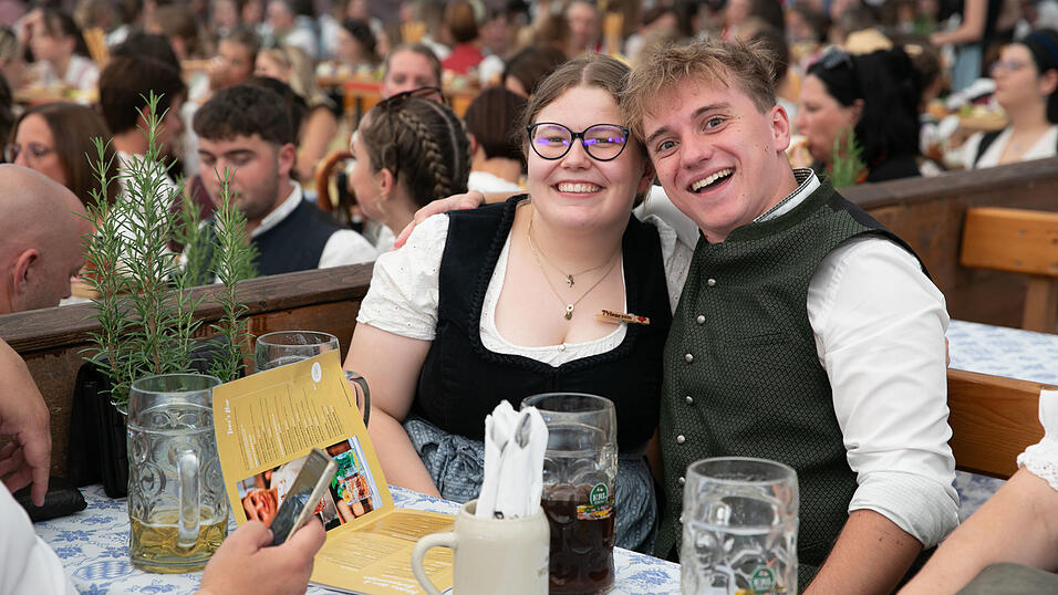Die Partybilder vom Sonntag, 10. August, aus dem Festzelt Wenisch. Die Partybilder vom Sonntag, 10. August, aus dem Festzelt Wenisch.