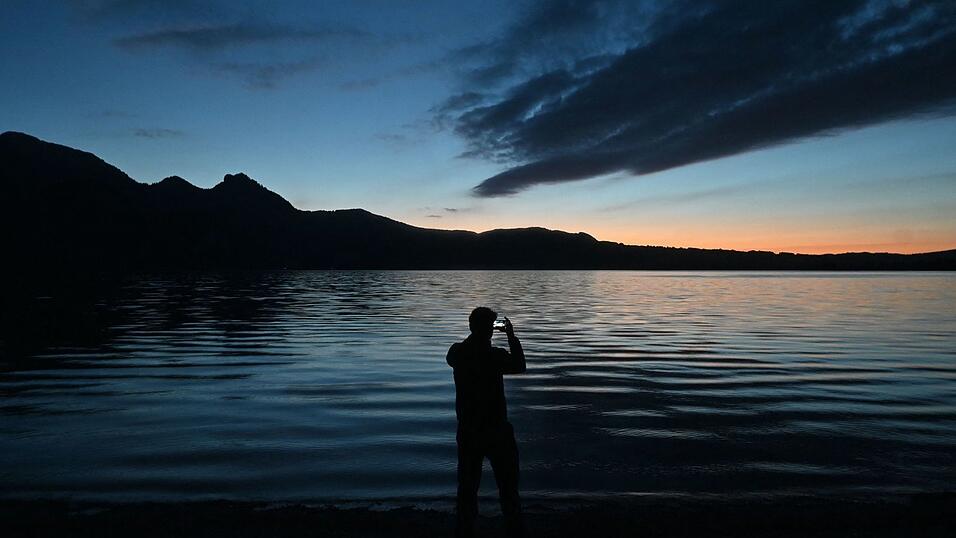 Abendstimmung am Kochelsee. Abendstimmung am Kochelsee.