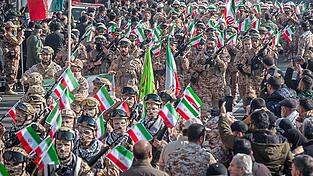 Die iranischen Revolutionsgarden sind mittlerweile die mächtigste Institution des Landes. Die iranischen Revolutionsgarden sind mittlerweile die mächtigste Institution des Landes.
