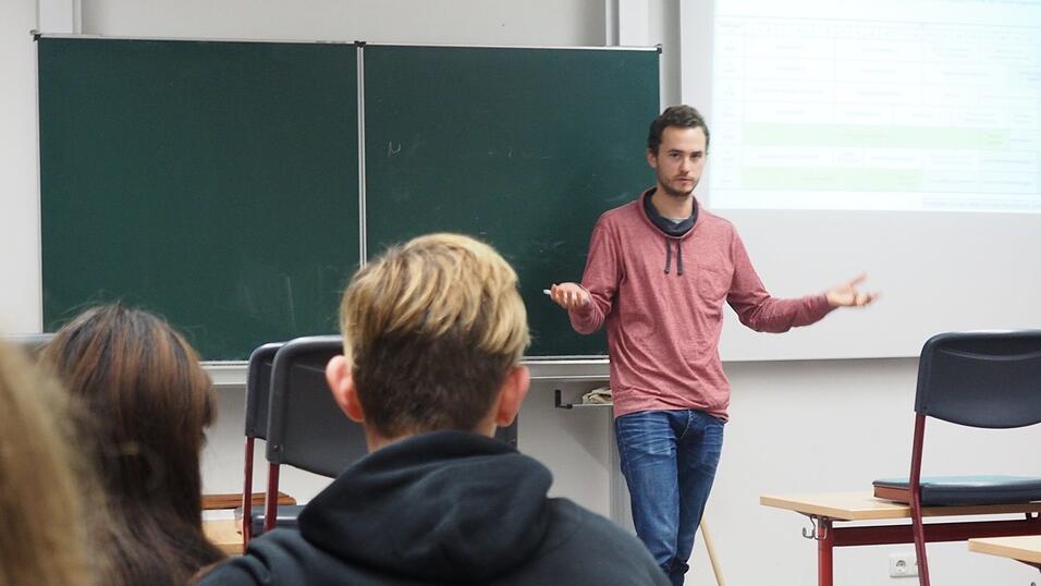 Durch das 'Speed-Dating-System' hatten die Schüler an dem Abend die Chance, drei verschiedene Vorträge zu hören.