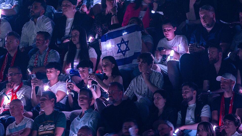 Auf der Straße Proteste, in der Halle Unterstützung für Israel beim ESC in Basel (Archivbild).