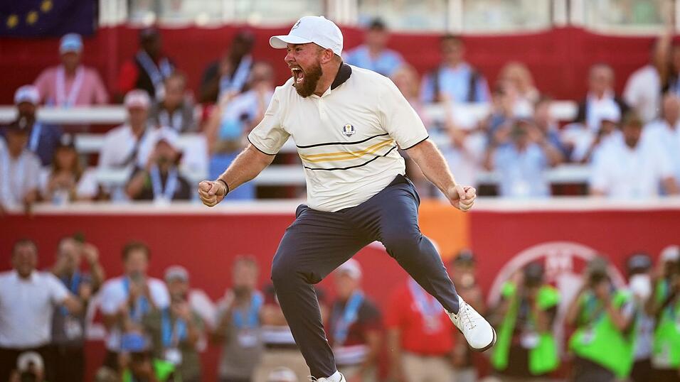 Der Sprung nach dem entscheidenden Putt: Shane Lowry bejubelt die Titelverteidigung im Ryder Cup.